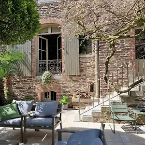 https://castel-jolly.inbrittany.com